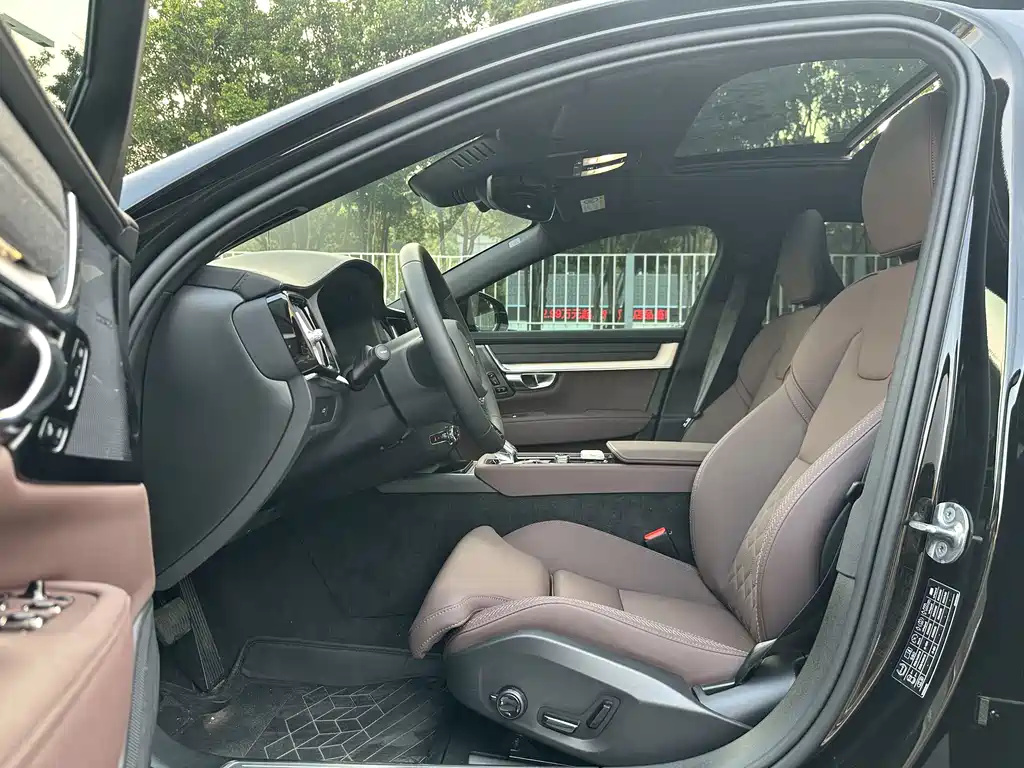 Volvo S90 — миниатюра 20