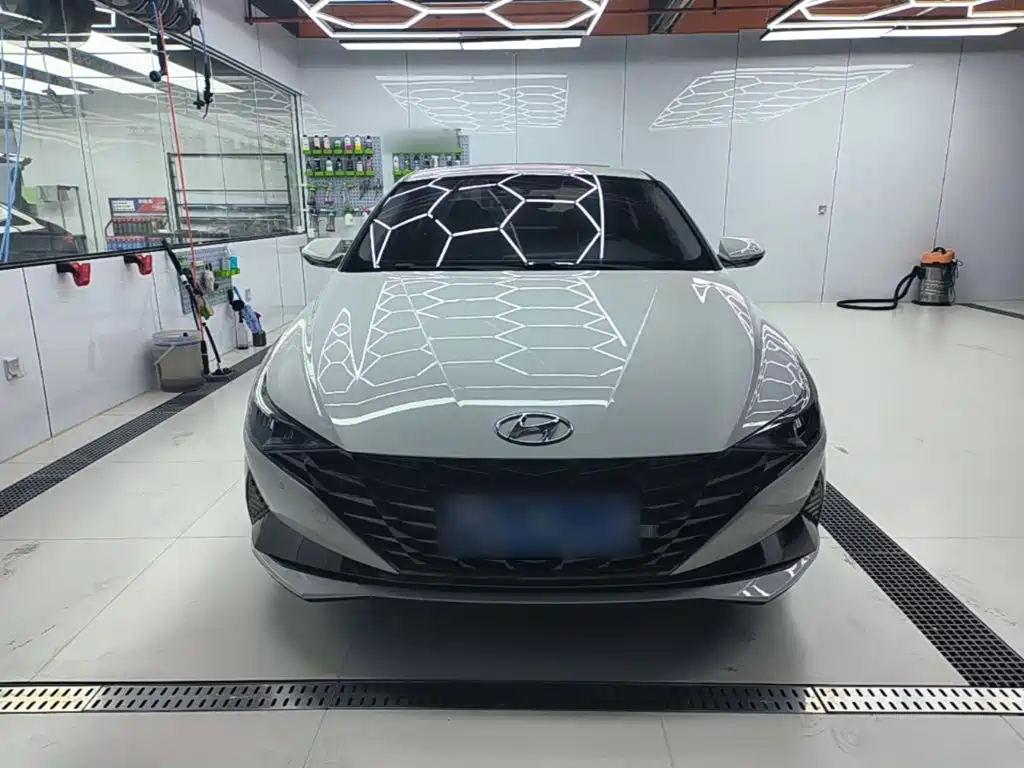 Hyundai Elantra — миниатюра 3