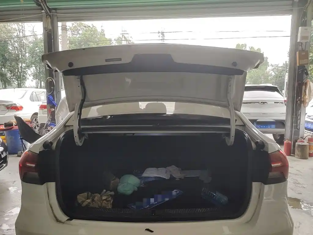 Roewe i5 — миниатюра 19