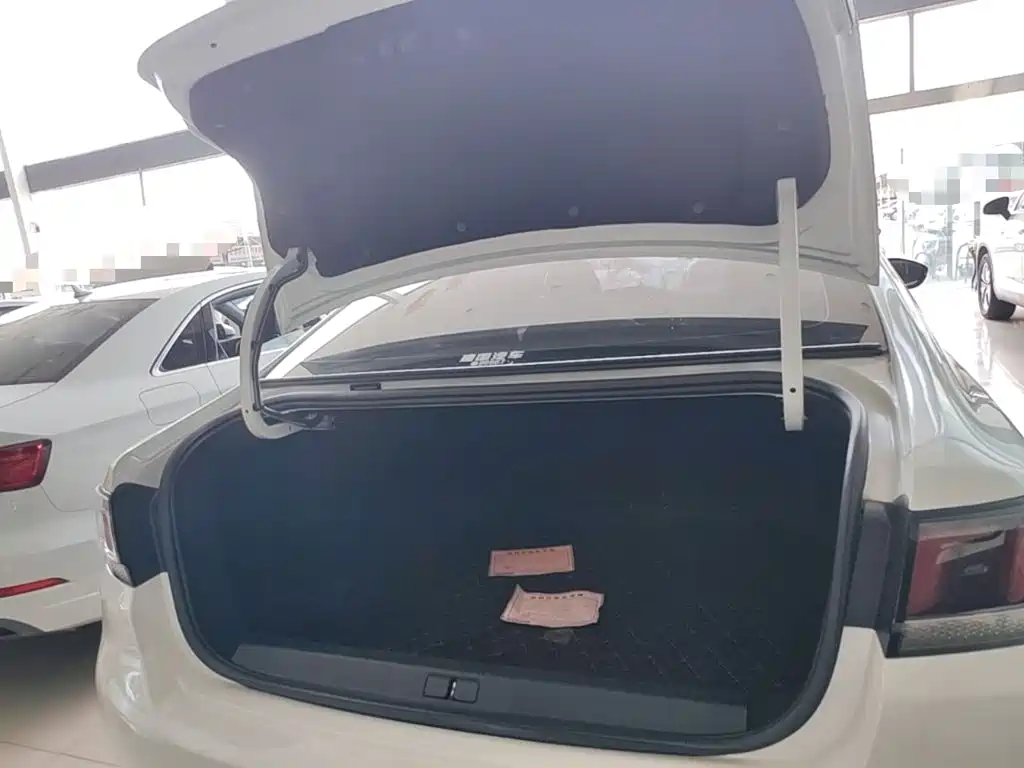 Peugeot 308 — миниатюра 19