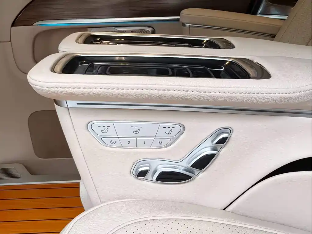 Mercedes-Benz V-Class — миниатюра 12
