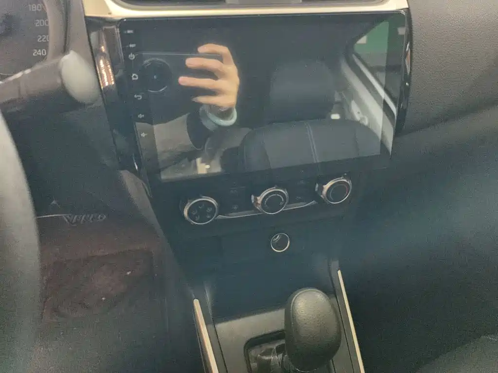 Nissan Sylphy — миниатюра 2