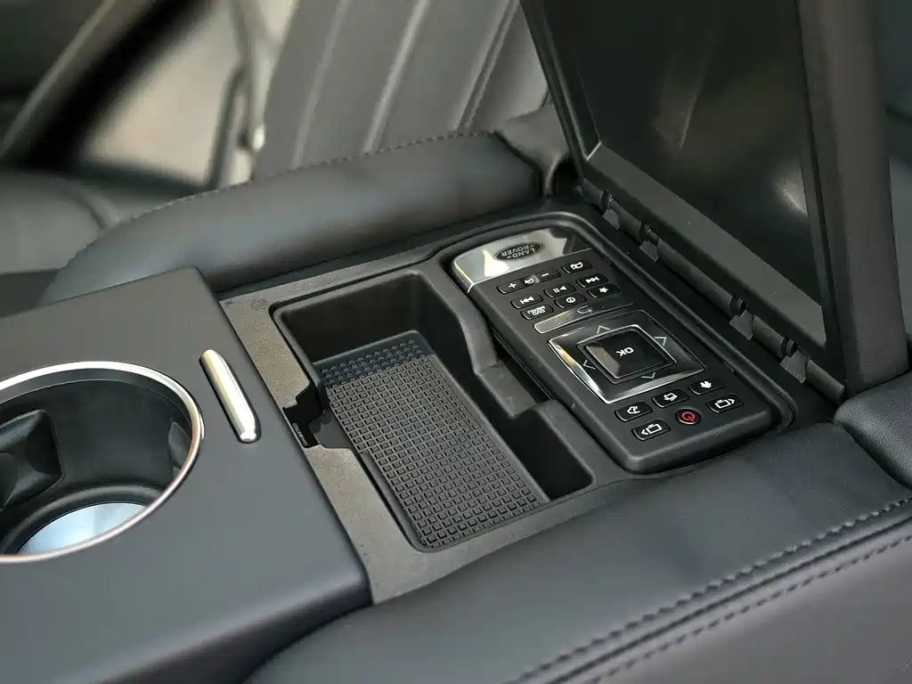 Land Rover Sport PHEV — миниатюра 18
