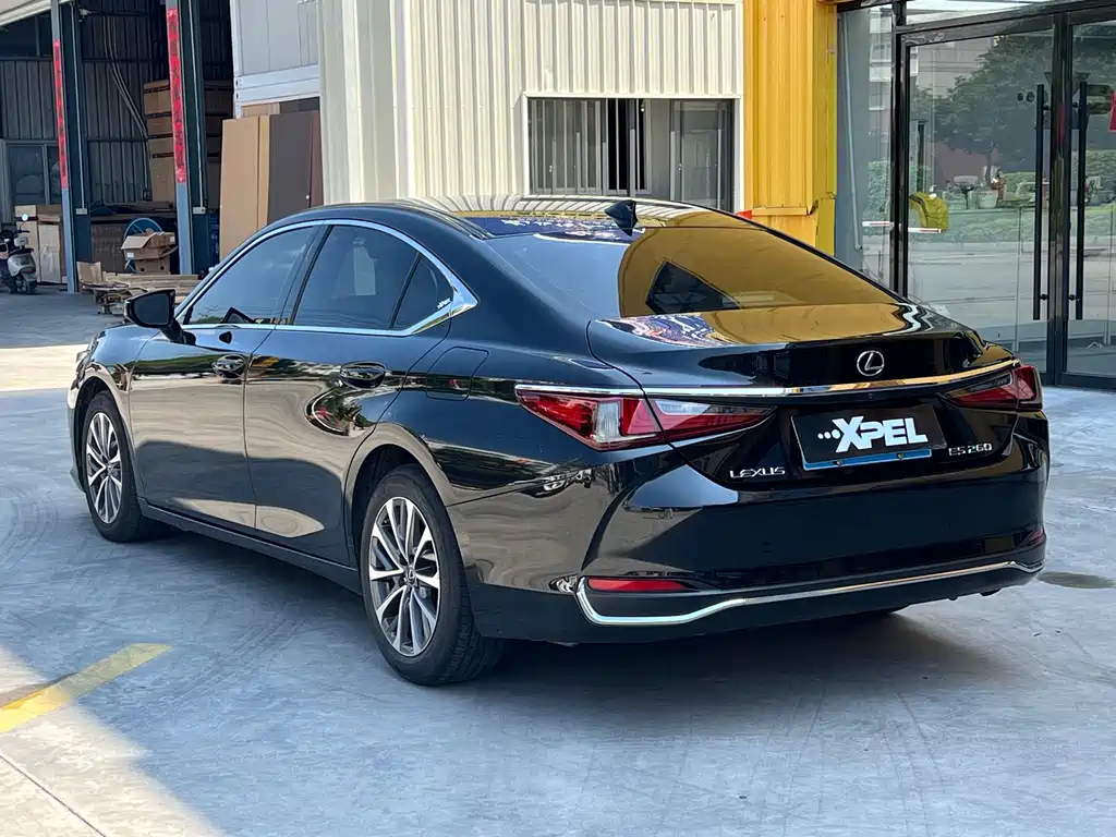 Lexus ES — миниатюра 10