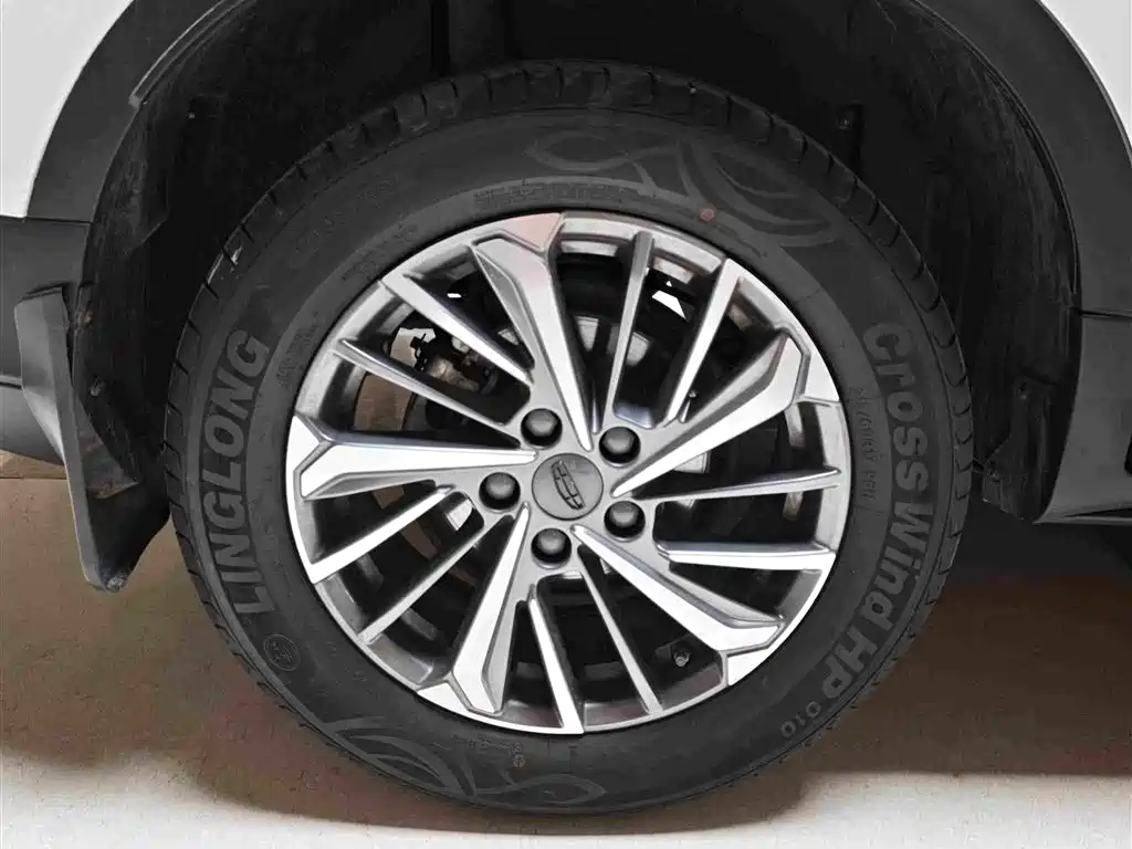 Geely Binyue — миниатюра 10