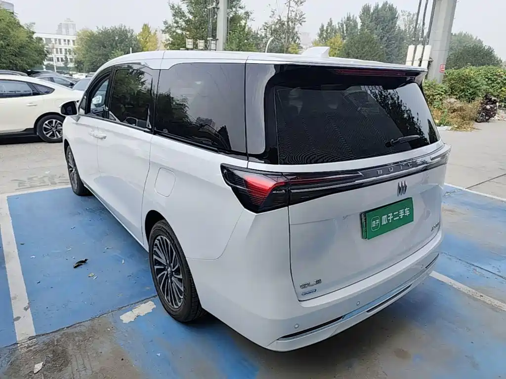Buick GL8 Hybrid — миниатюра 5