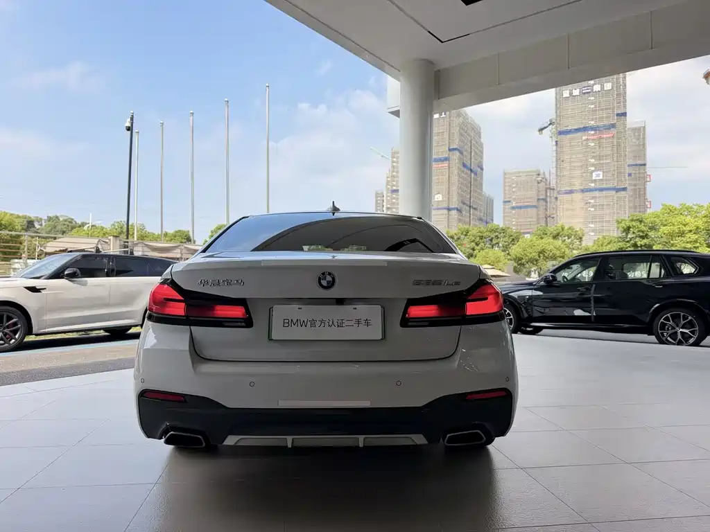 BMW 5 Series New Energy — миниатюра 6