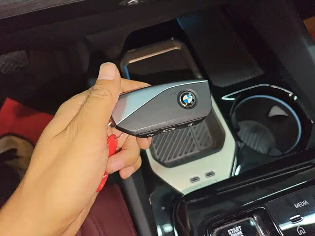 BMW 5 Series — миниатюра 9
