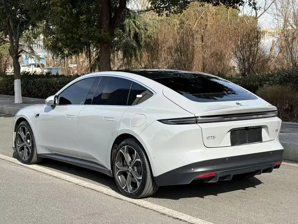 NIO NIO ET5
