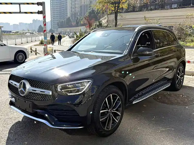 MERCEDES-BENZ GLC