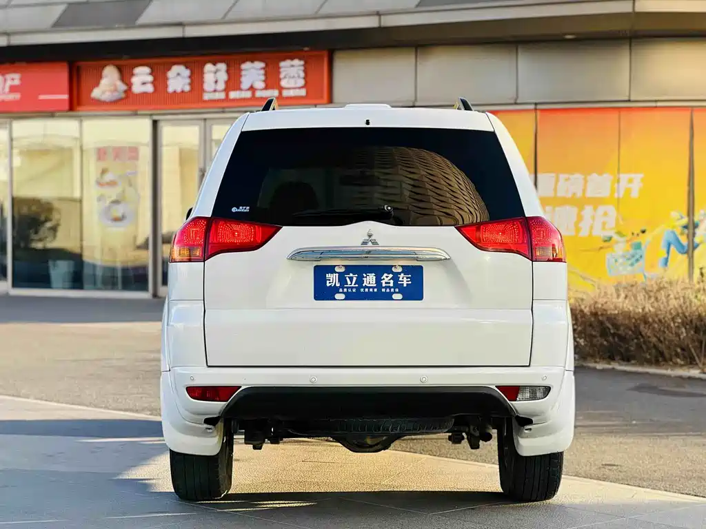 Mitsubishi Pajero Sport 3.0L Auto 2WD Luxury Edition, фото 5