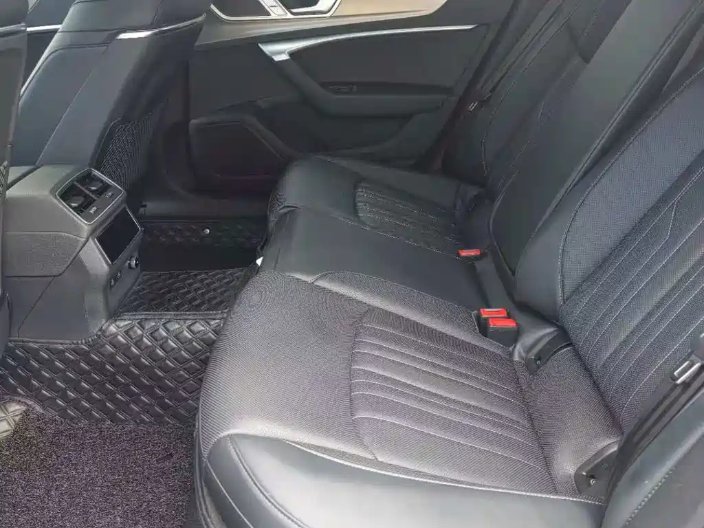 Audi A6L — миниатюра 5