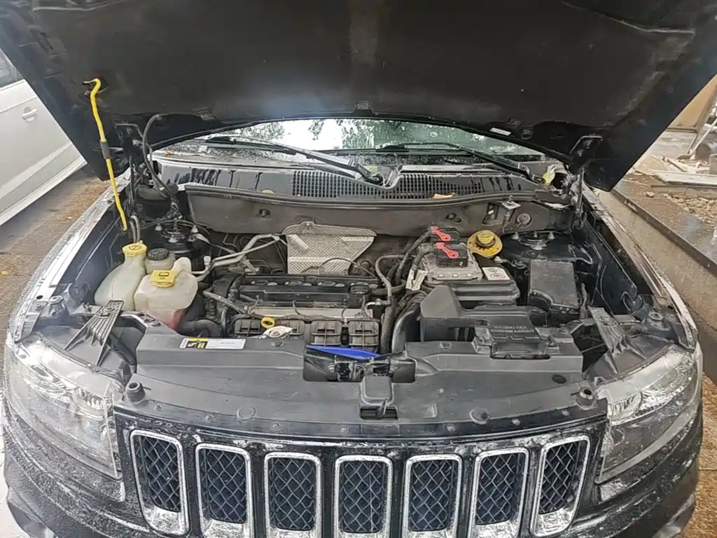 Jeep Compass (Import) — миниатюра 20