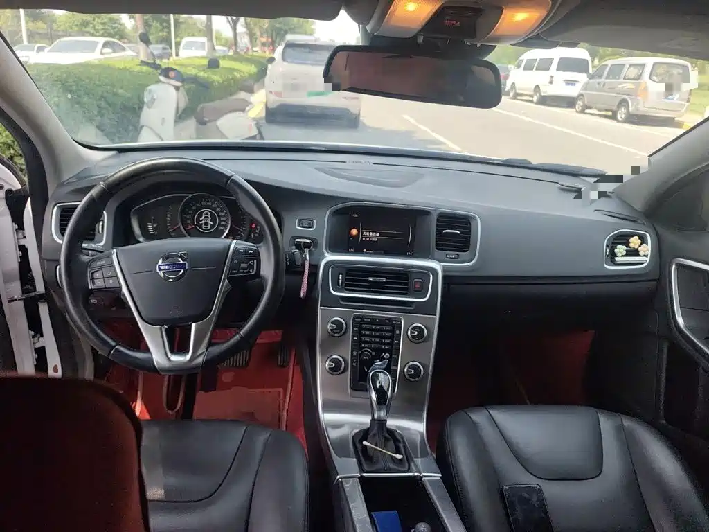 Volvo S60 — миниатюра 6