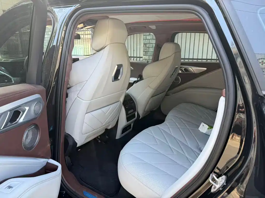 BMW XM 2023 50e