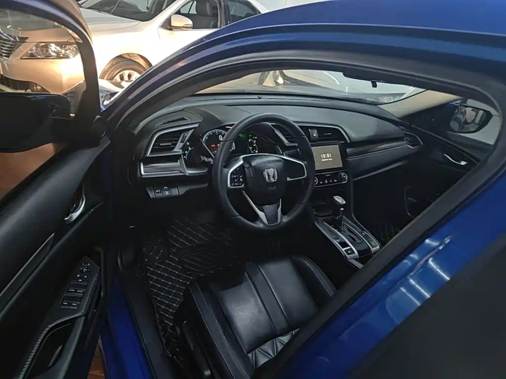 Honda Civic — миниатюра 16