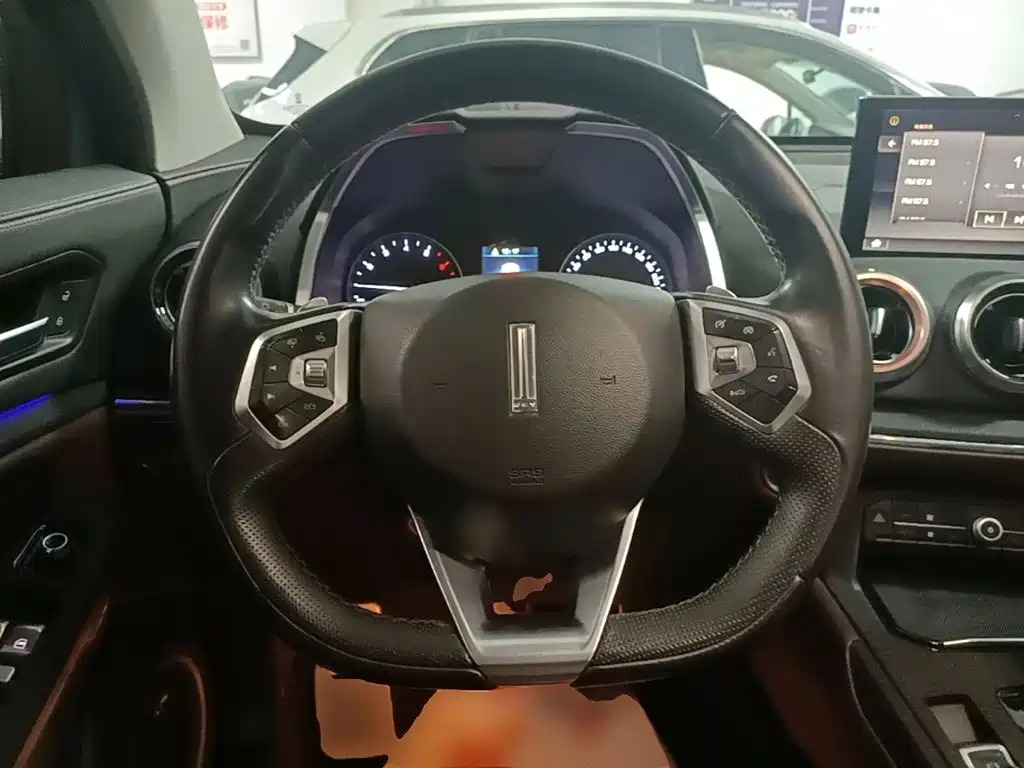 Wey Wey VV5 — миниатюра 11