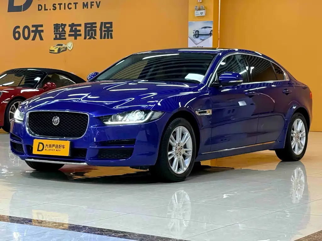 2019 Jaguar XE - zdjęcie 1 z 10