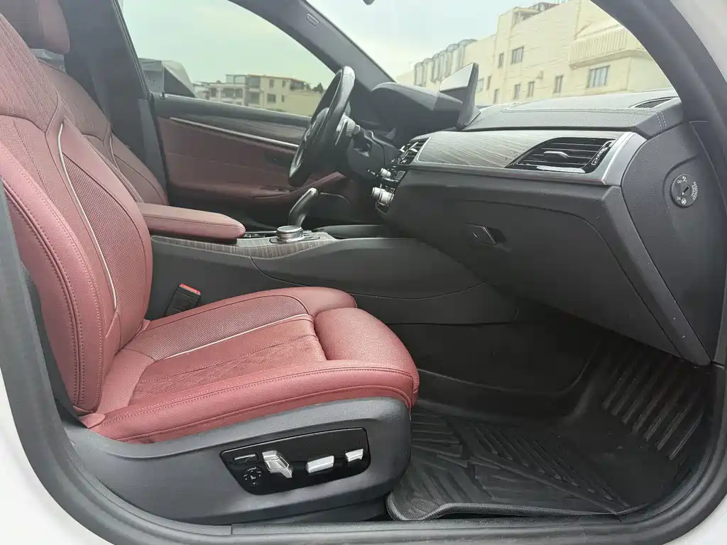 BMW 5 Series — миниатюра 15