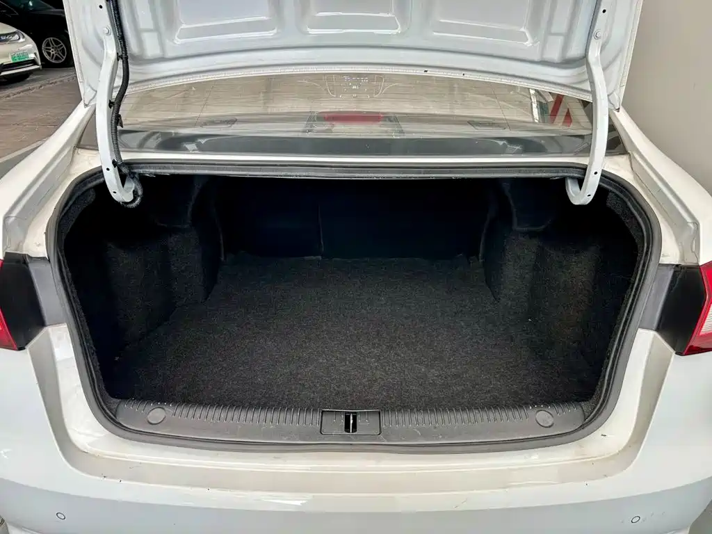 Roewe 360 — миниатюра 16