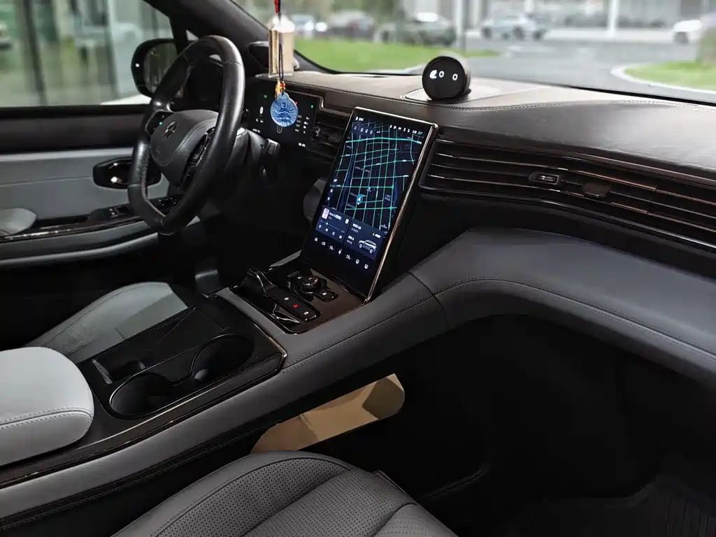 NIO ES8 — миниатюра 17