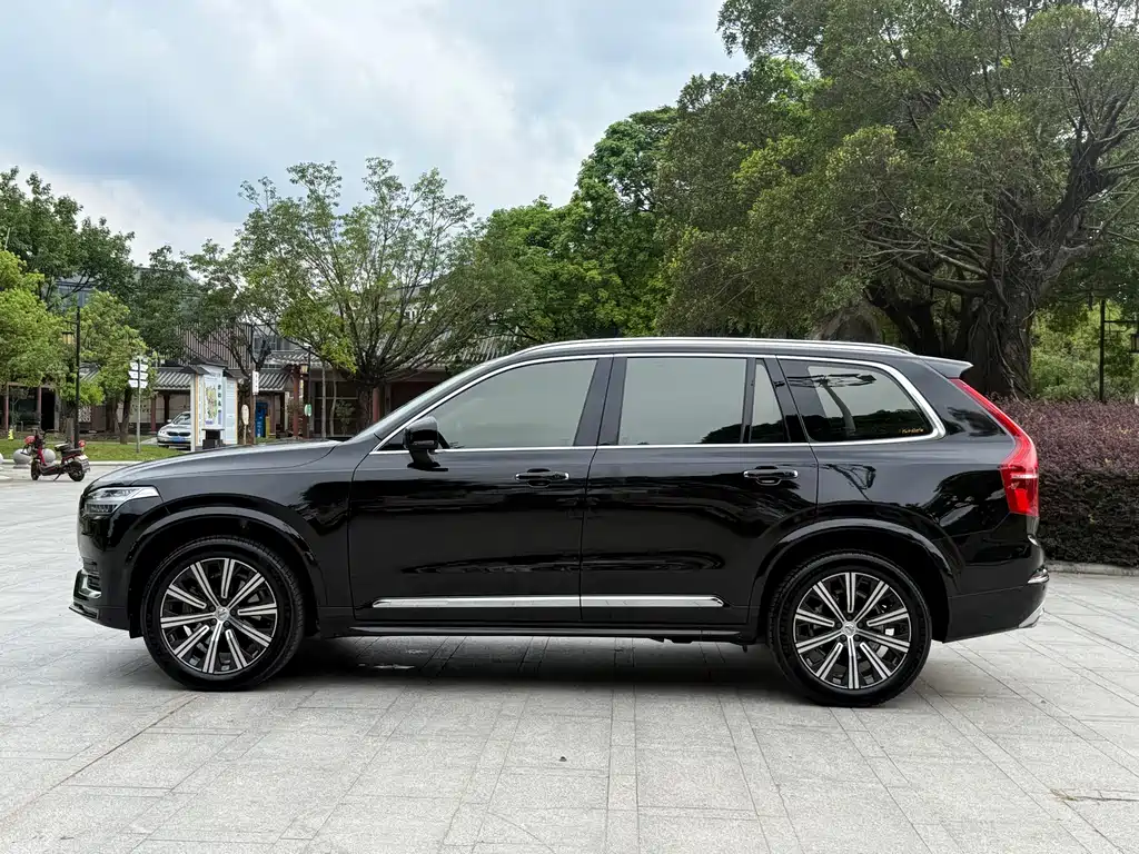Volvo XC90 2020 T6 Luxury 7 мест