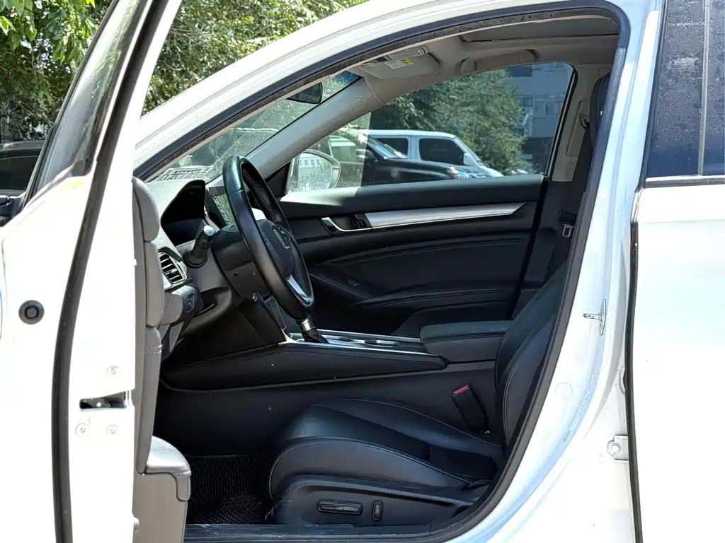 Honda Accord — миниатюра 8
