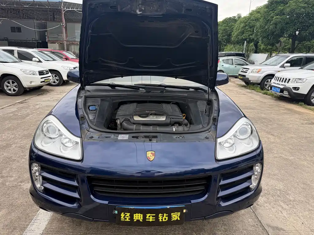 Porsche Cayenne — миниатюра 13