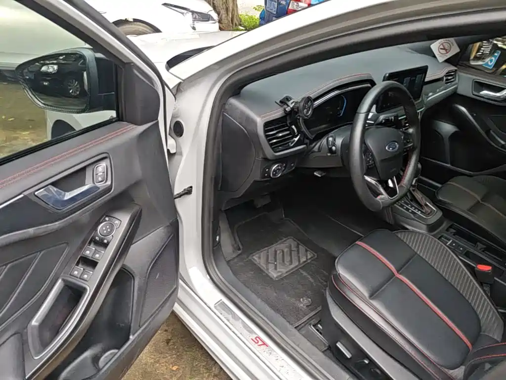 Ford Focus — миниатюра 16