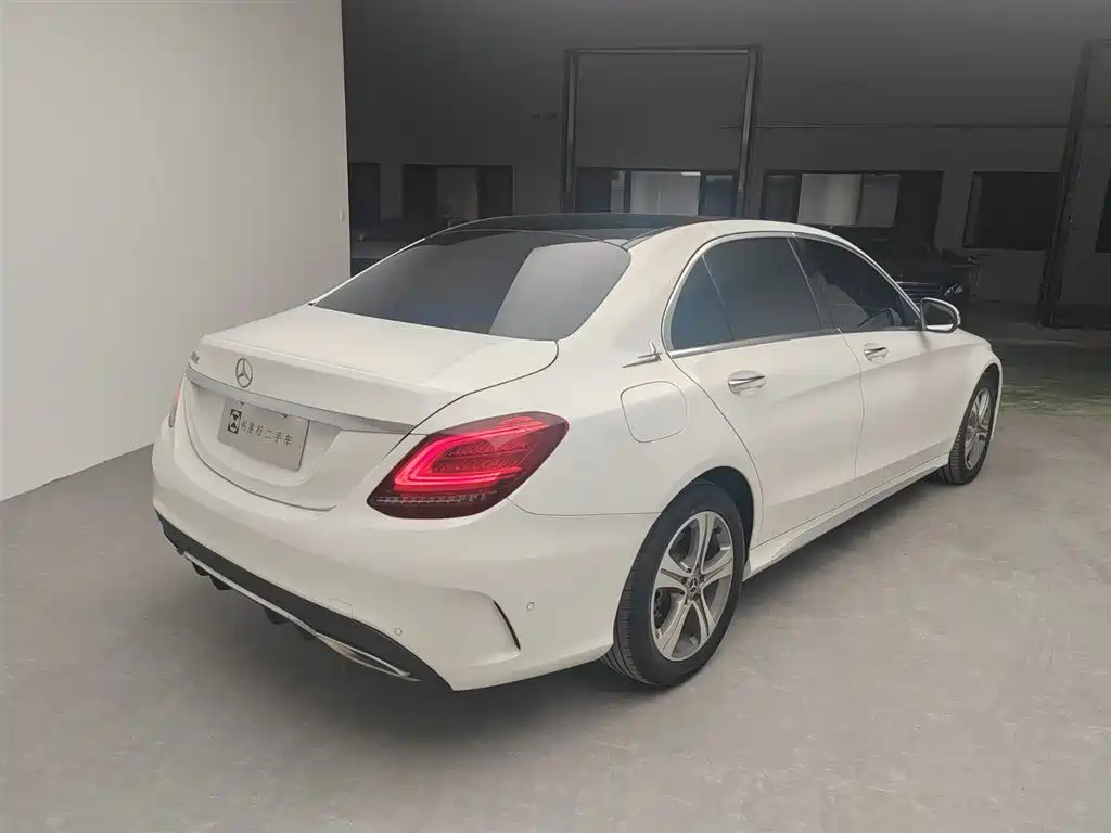 Mercedes-Benz C-Class — миниатюра 4