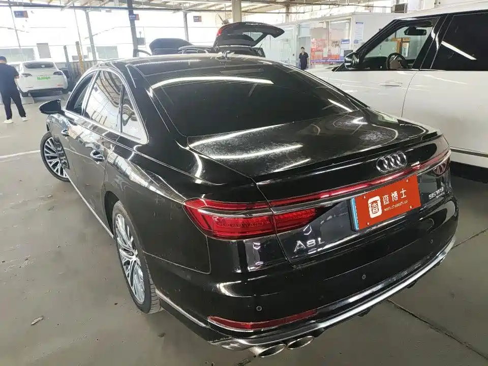 Audi A8 — миниатюра 3