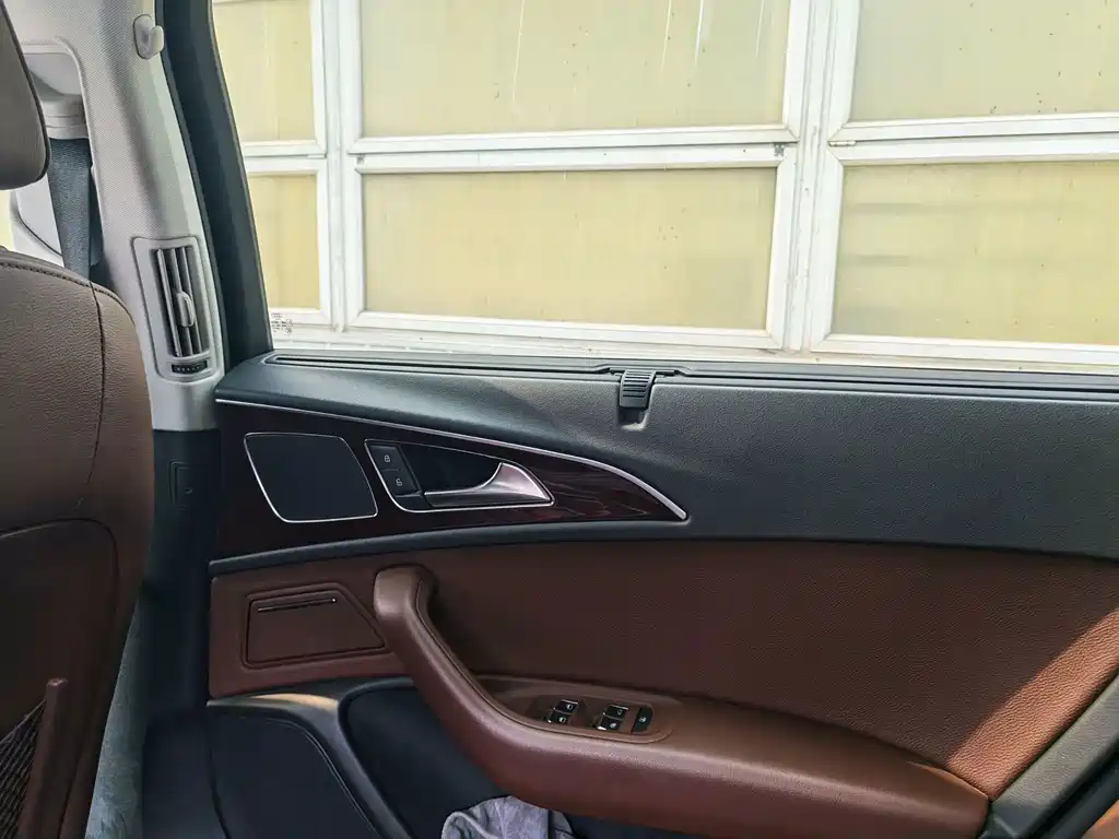 Audi A6L — миниатюра 10