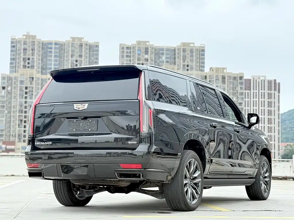 Cadillac Escalade — миниатюра 10