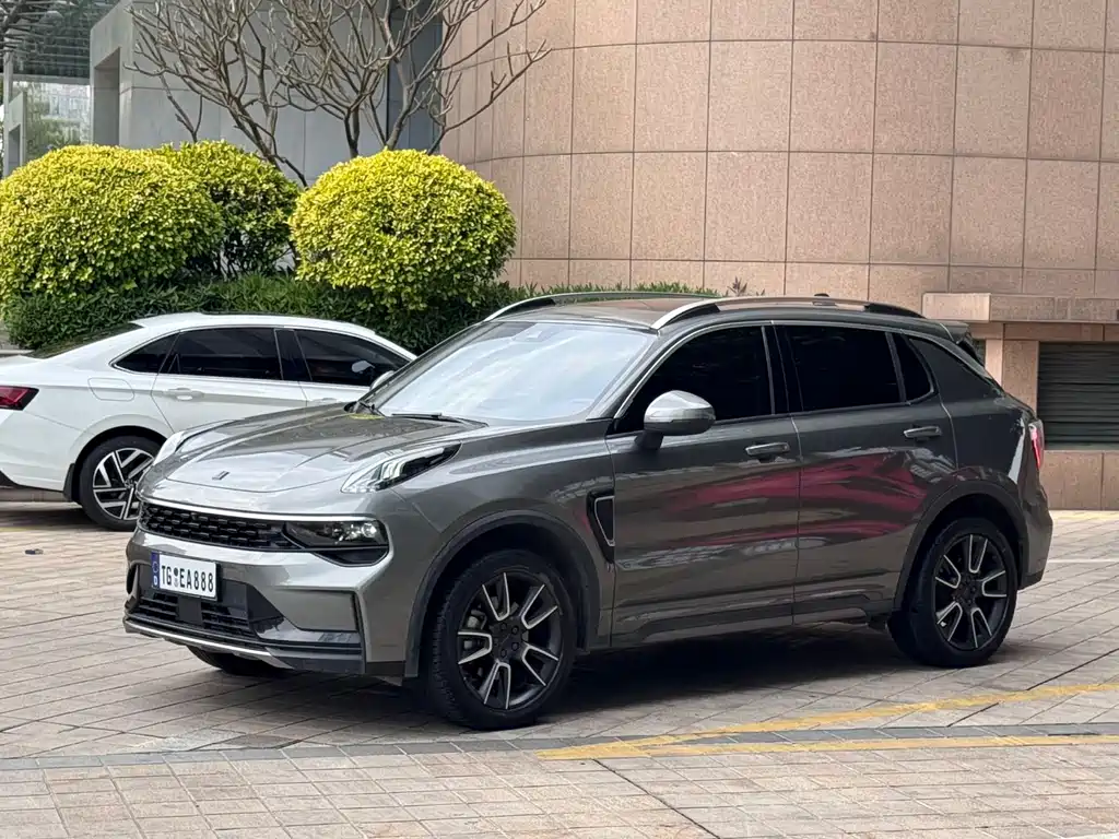 Lynk & Co 01 2022