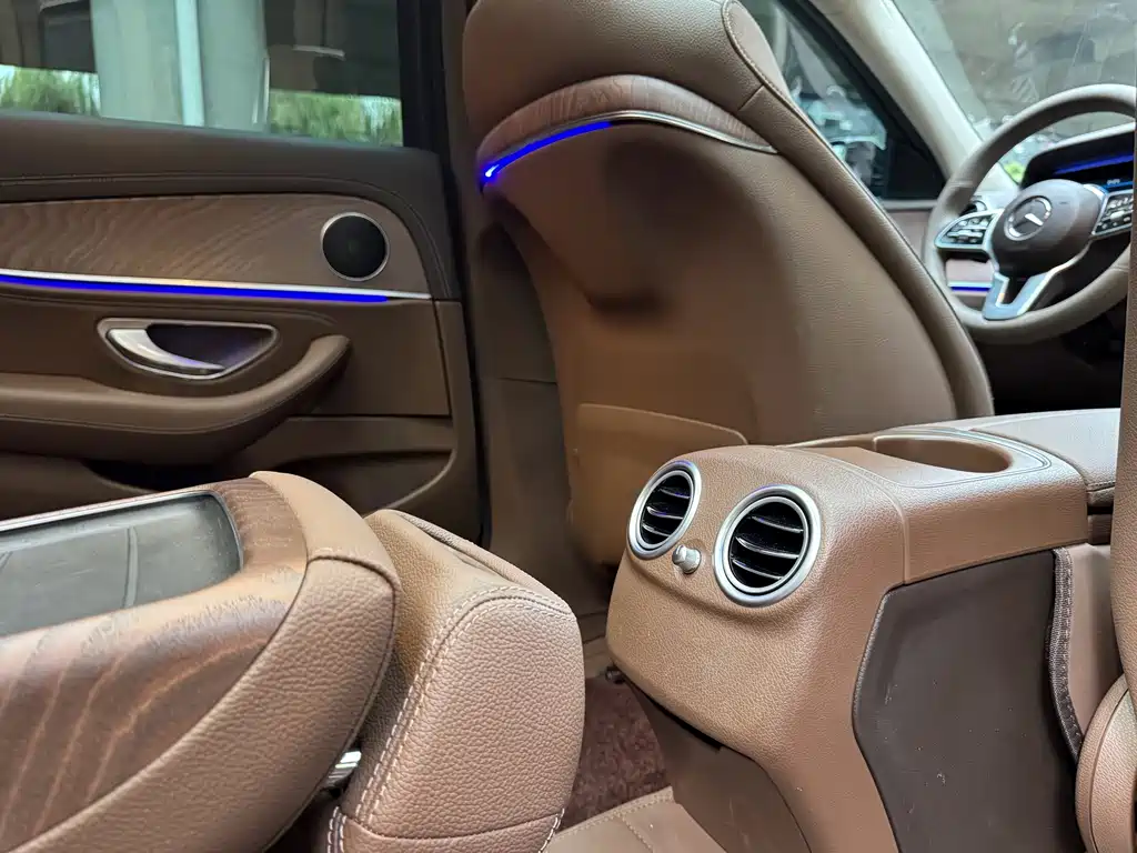 Mercedes-Benz E-Class — миниатюра 14