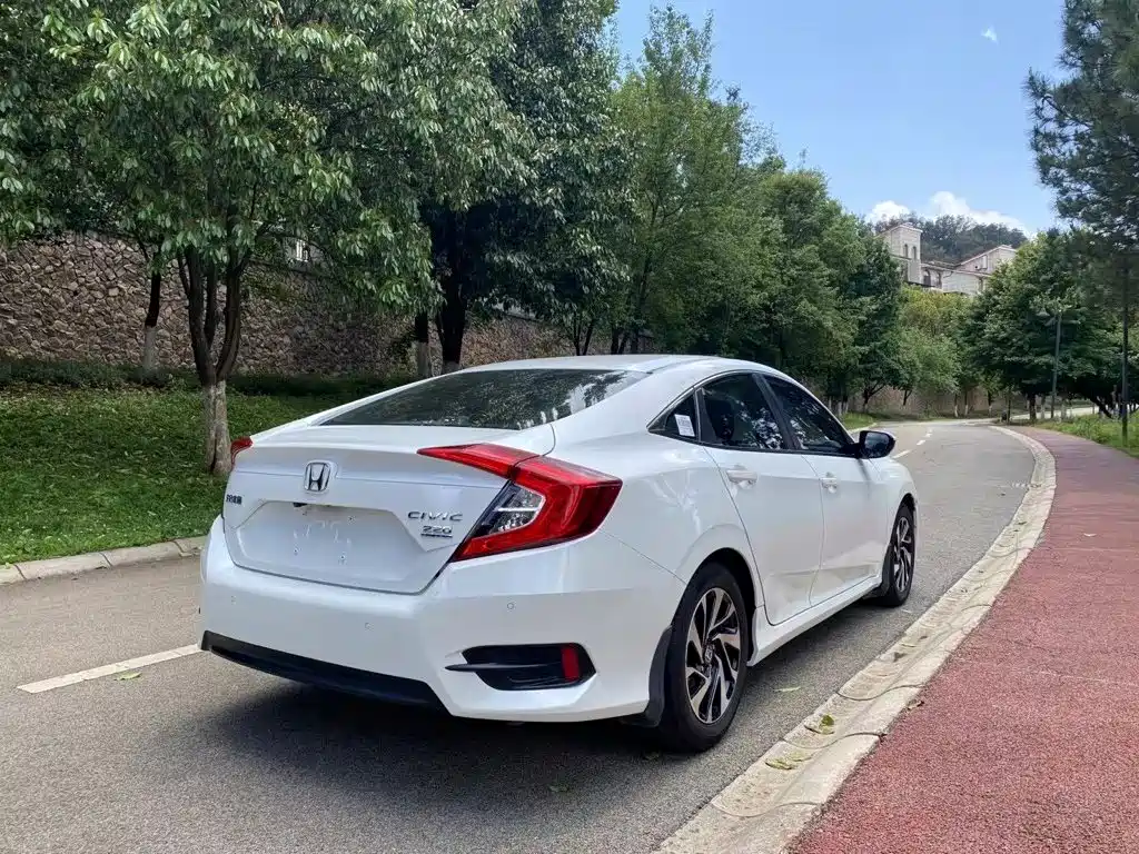 Honda Civic — миниатюра 14