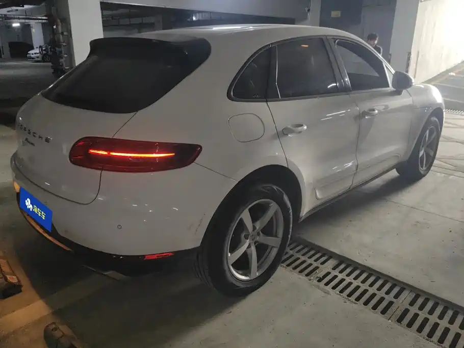 Porsche Macan — миниатюра 3