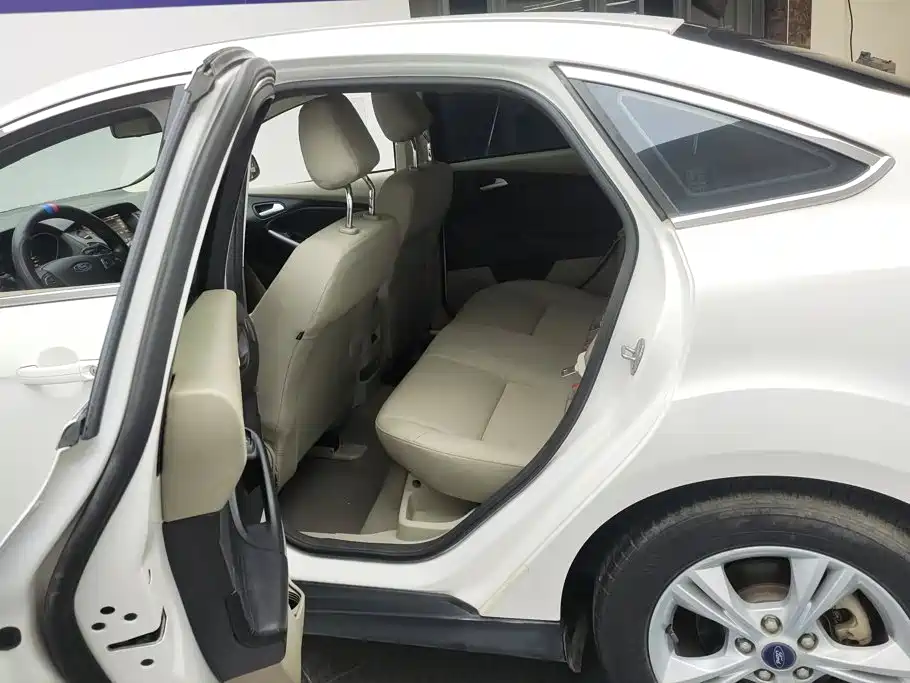 Ford Focus — миниатюра 11