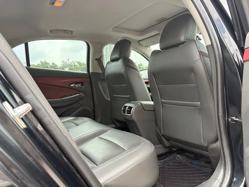Chevrolet Malibu — миниатюра 8