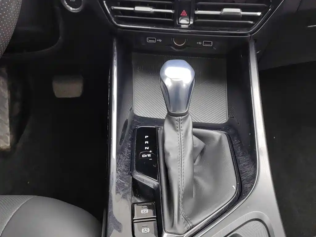 Roewe i5 — миниатюра 13