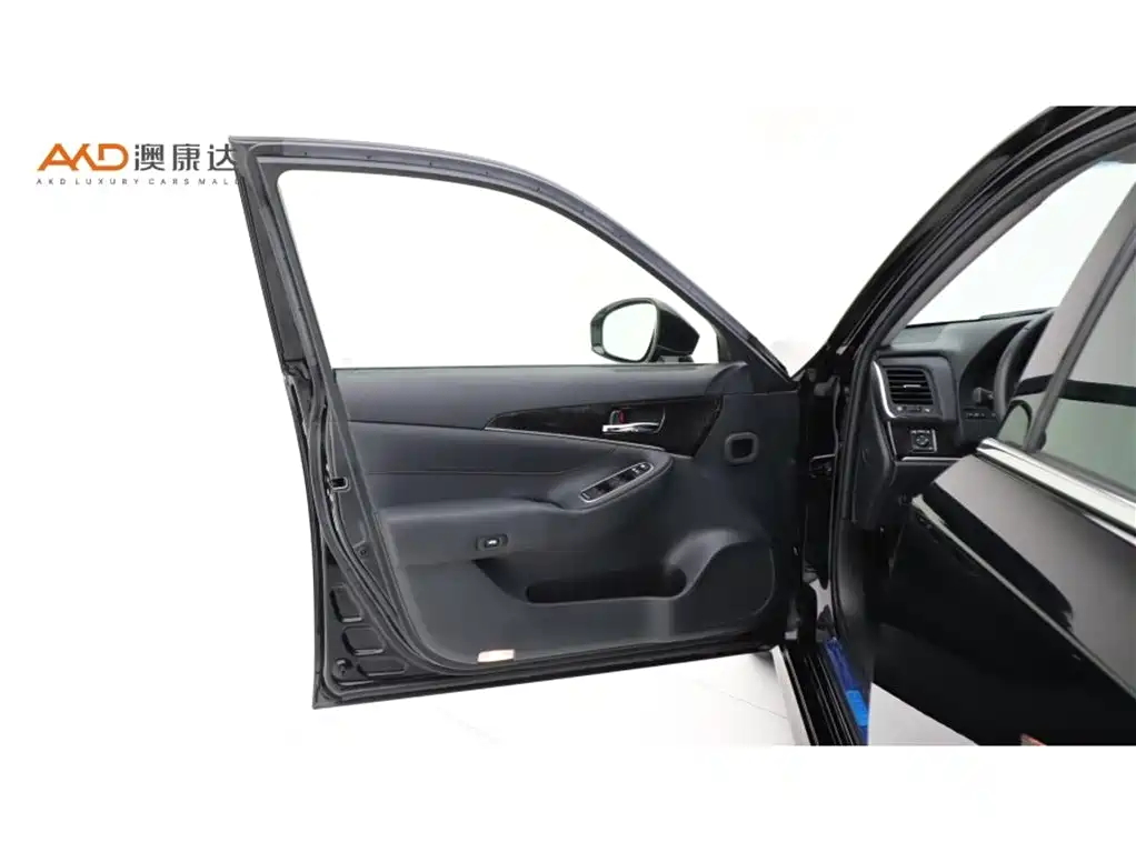 Toyota Crown 2015 2.0T Fashion