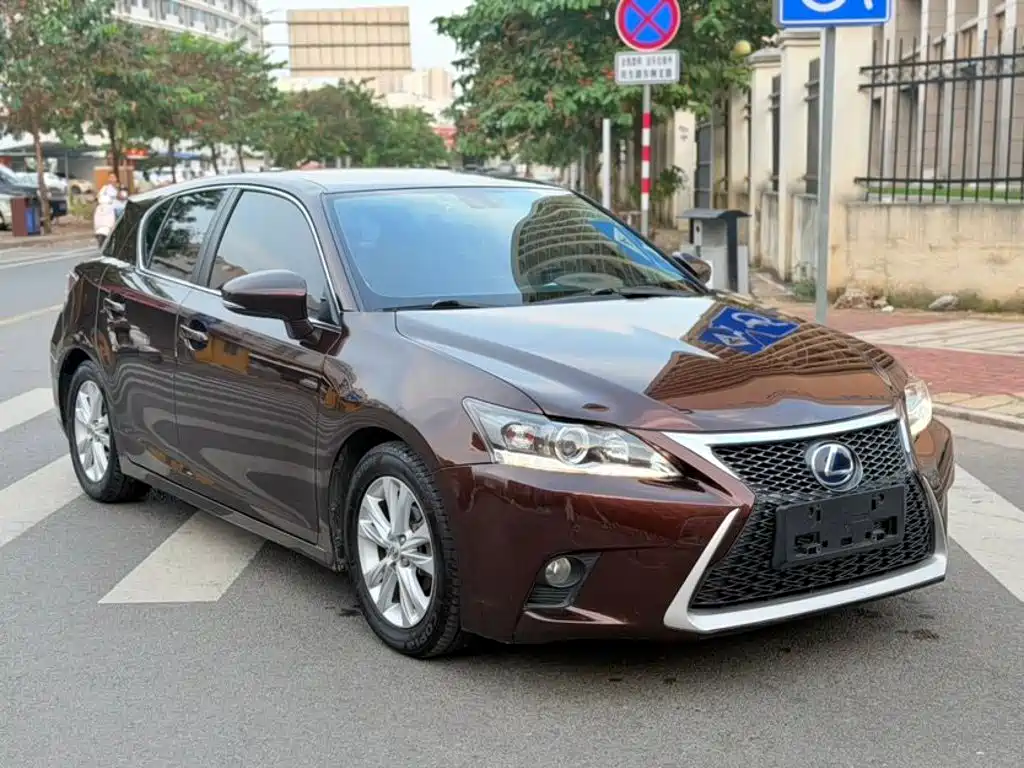 Lexus CT — миниатюра 3