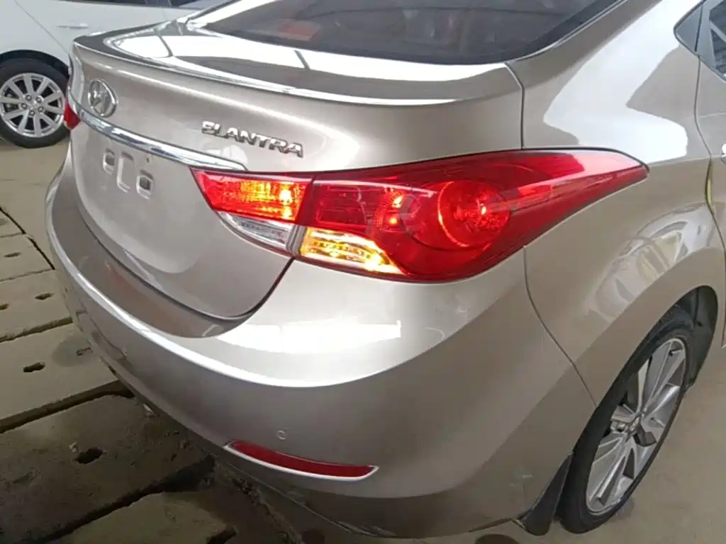 Hyundai Elantra Langdong — миниатюра 8