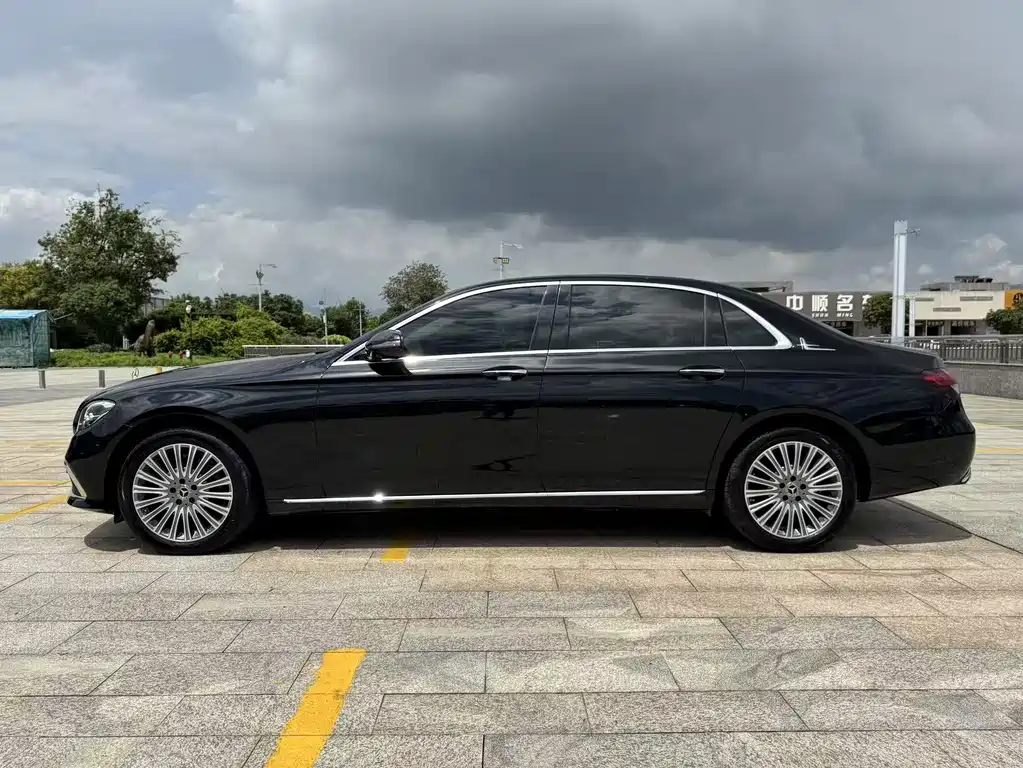Mercedes-Benz E-Class — миниатюра 4