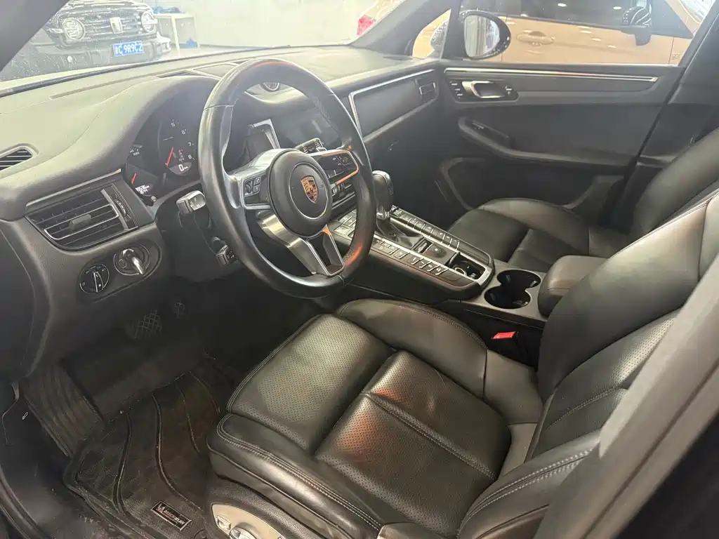 Porsche Macan — миниатюра 6