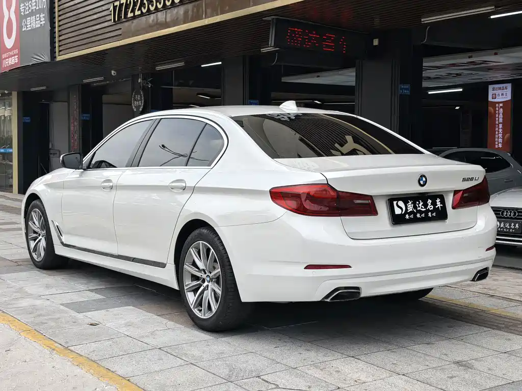 BMW 5 Series — миниатюра 6