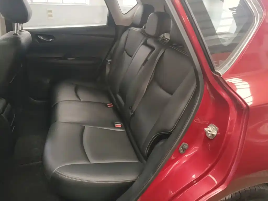 Nissan Tiida — миниатюра 17