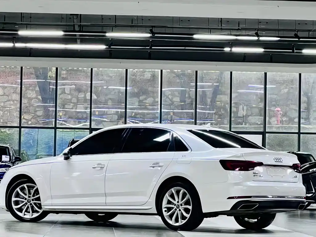 Audi A4L — миниатюра 4