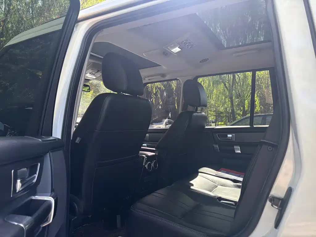Land Rover Discovery — миниатюра 7