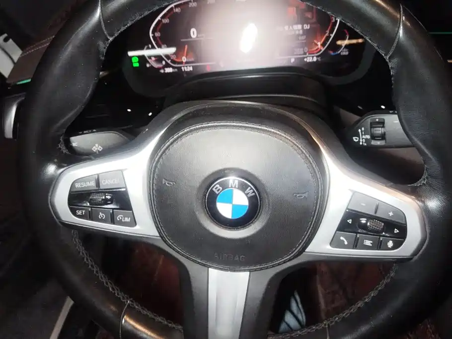 BMW 5 Series — миниатюра 14
